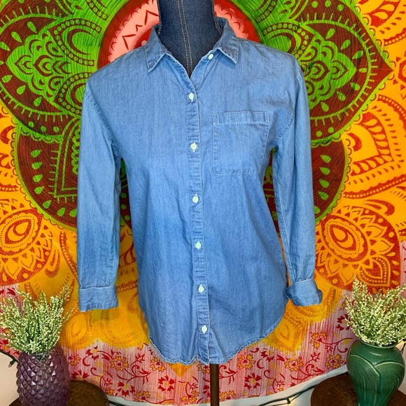 Classic blue button up - Picture 2 of 4